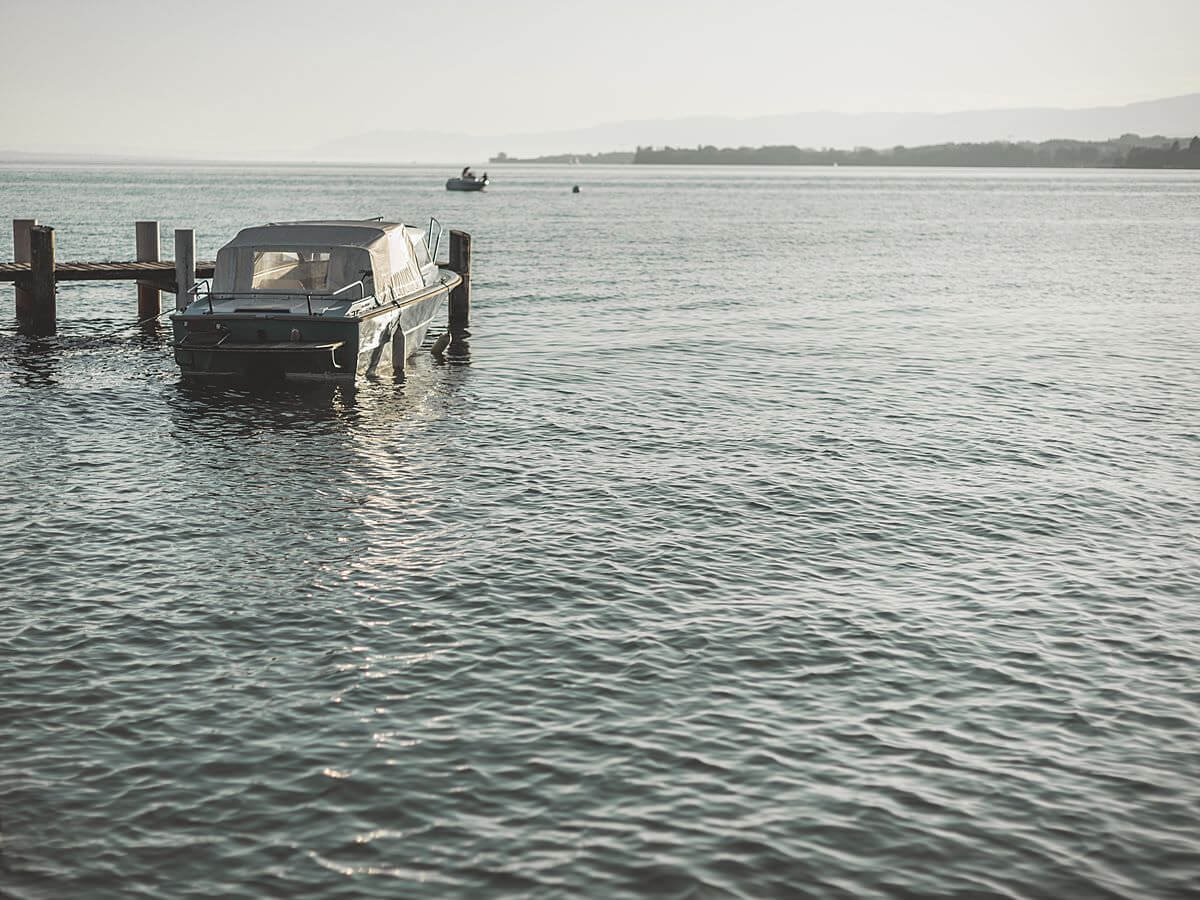 Marie-Montibert_Engagement-Session_Lac-Bateau-Plage-Moody_Preverenges-Vaud-Suisse4_BLOG